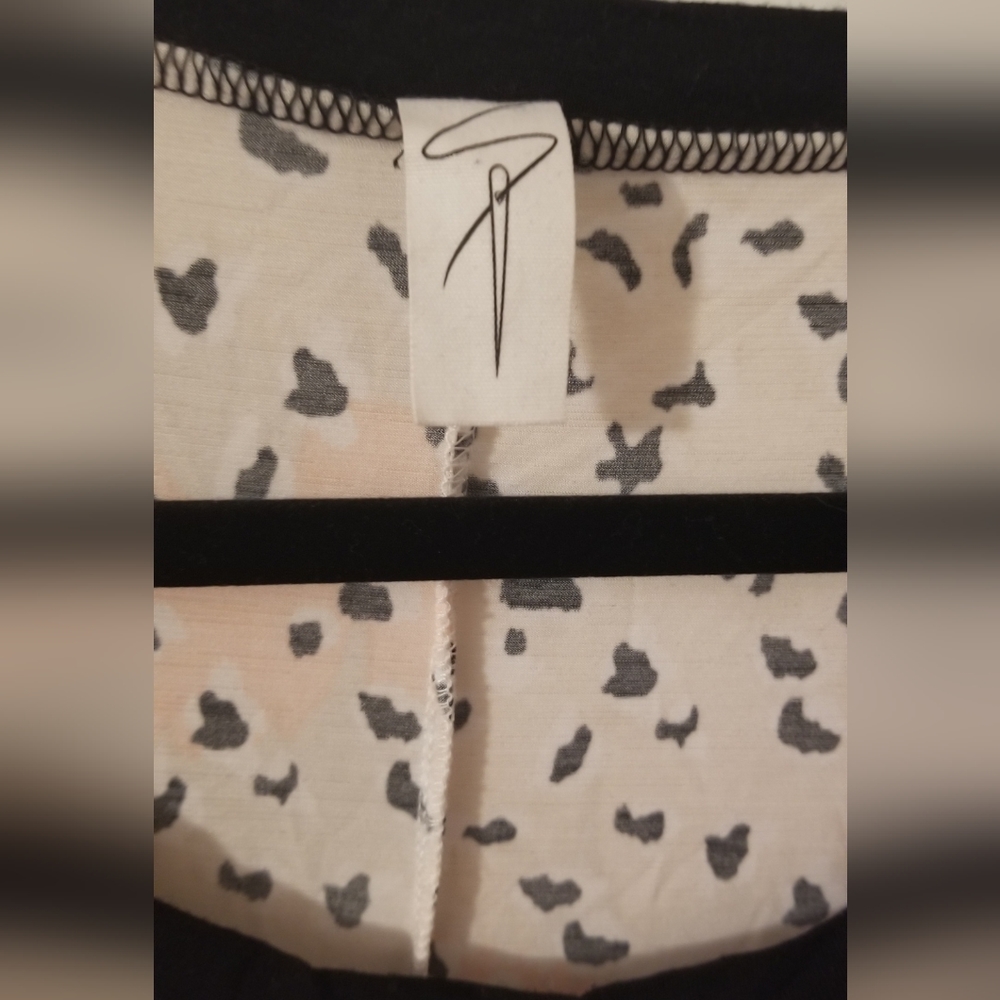 Sew in Love Tee - Picture 2 of 4